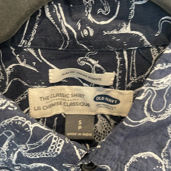 Old Navy Men’s Size Small Slim Fit Octopus Print Navy Blue Short Sleeve Shirt - Picture 2 of 5